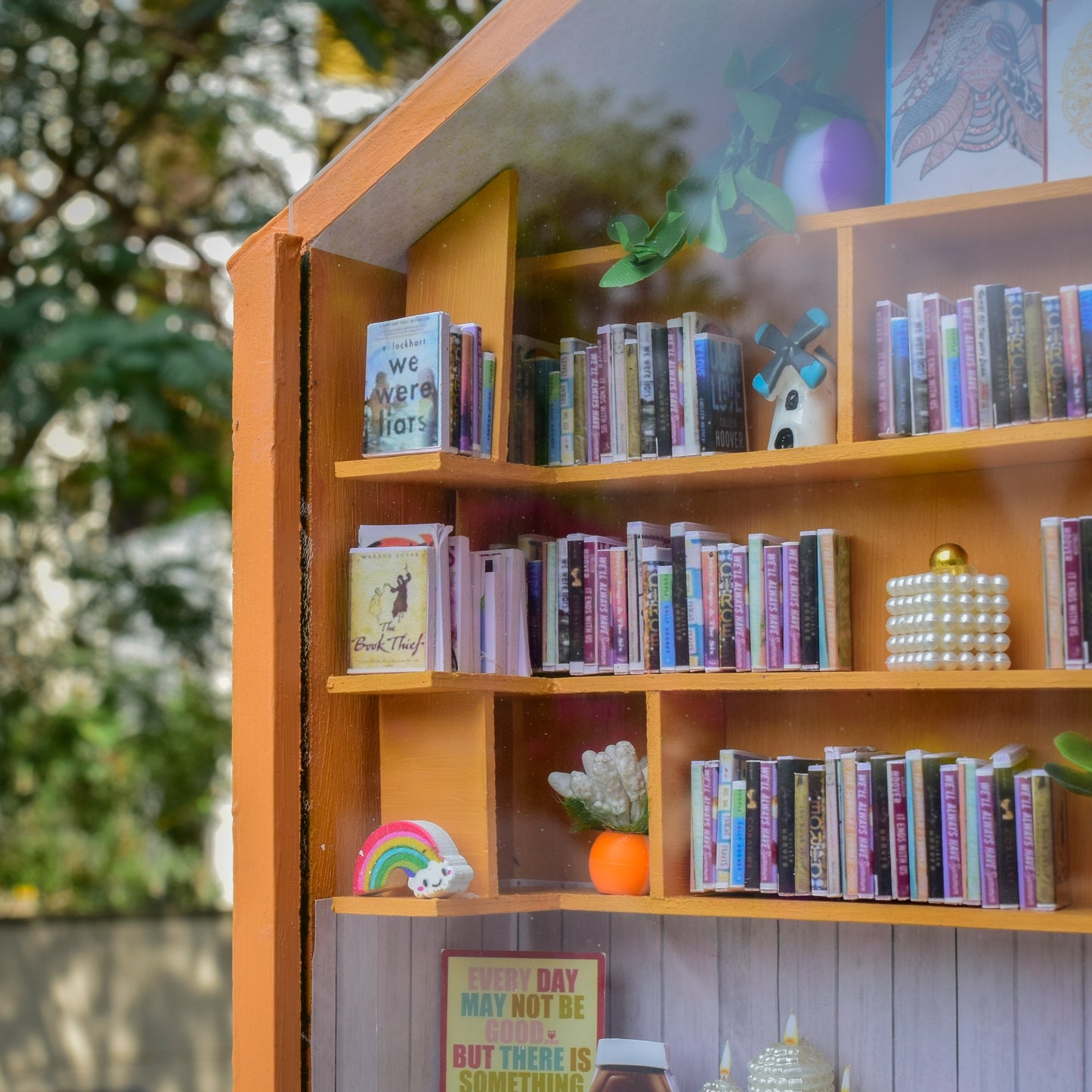 MINI LIBRARY