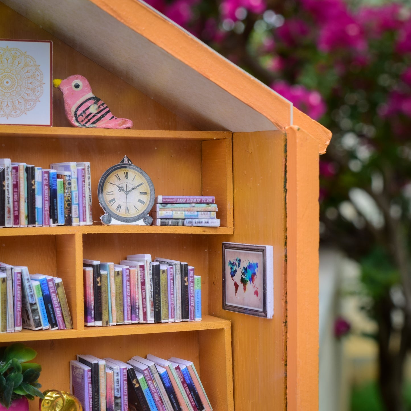 MINI LIBRARY